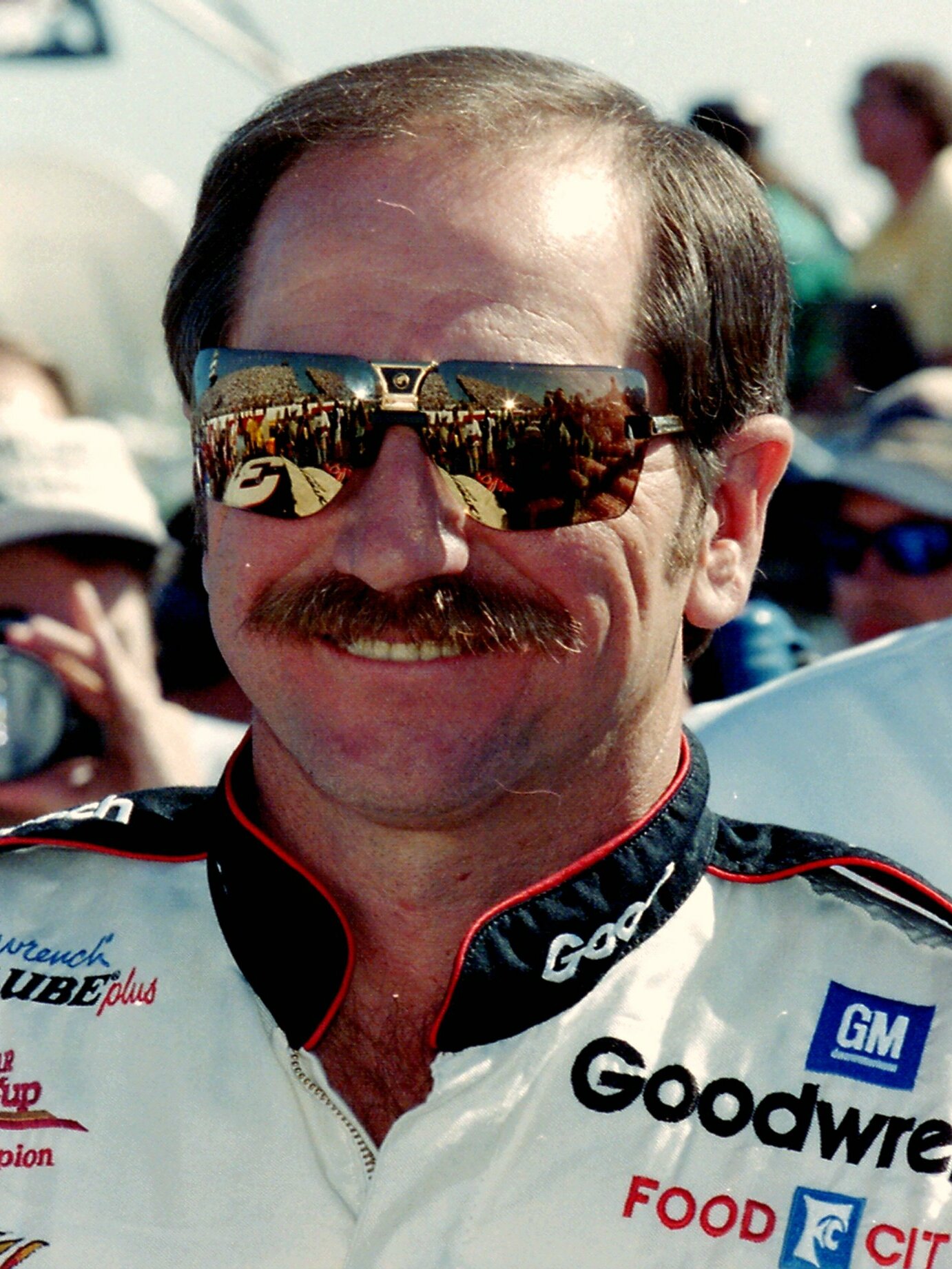 What Made Dale Earnhardts Suit Special Must-Know Safety Facts