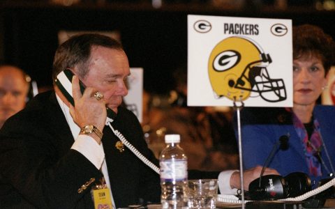 Compare ezekiel elliott crop top: Find the right one for you.