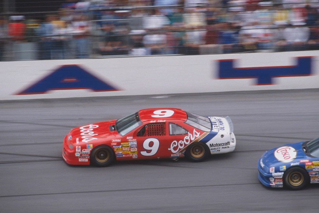 Whats the fastest NASCAR car ever recorded? Discover its amazing top speed!