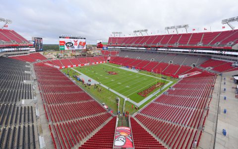 Which city never hosted a super bowl top cities you wouldnt expect